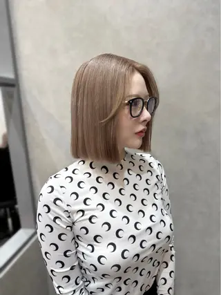 ミディアム karin ボブハイトーンのヘアスタイル