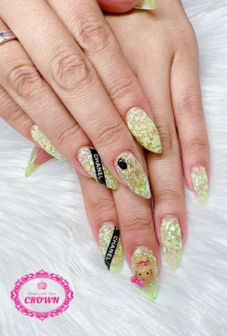 ネイル CROWN プライベートサロンのネイルデザイン