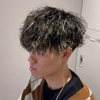 ショート パーマ ヘアアレンジ メンズ 艶カラー の達人のヘアスタイル