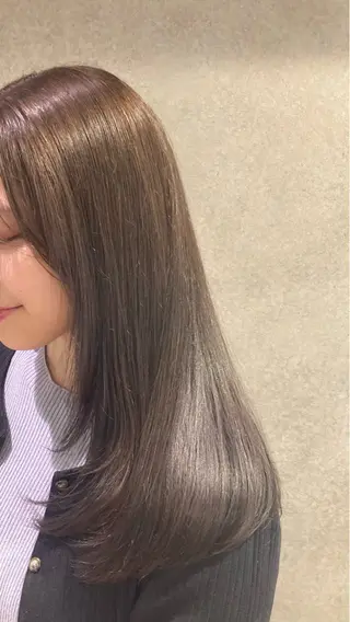セミロング カラー 坂田 愛彩萌のヘアスタイル