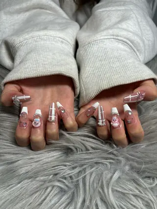 ネイル 鈴木 歩華のネイルデザイン