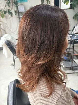 セミロング 青柳 美咲のヘアスタイル