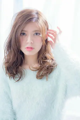 ミディアム セミロング カラー パーマ Memoriese 表参道のヘアスタイル