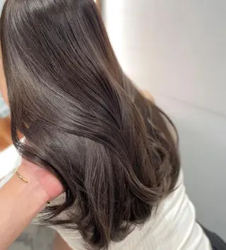 ロング 岡部 ひな/銀座のヘアスタイル