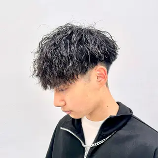 ショート パーマ ヘアアレンジ メンズ 顔まわりカット の達人のヘアスタイル