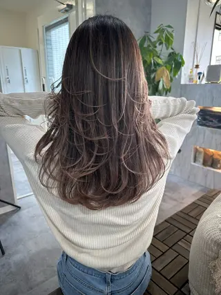 セミロング 海外レイヤーカット 🇺🇸山村拓士のヘアスタイル