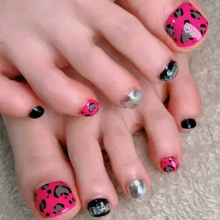 ネイル haleyume所属・shino🌟 痛ネイルのネイルデザイン