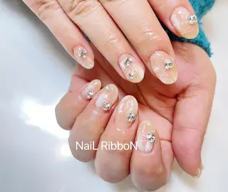 ネイル ネイルリボン 受付スタッフのネイルデザイン