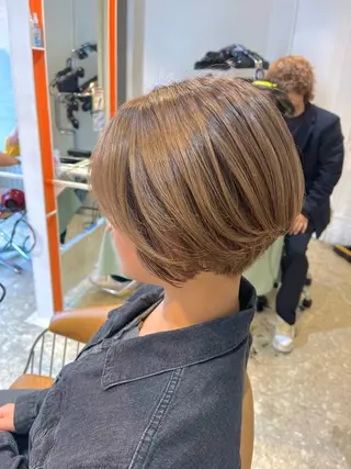 ショート カラー うしだ かおるのヘアスタイル