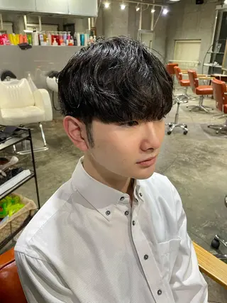 ショート yelm所属・🫒オリーブカラー ミディアムレイヤー✨のヘアスタイル