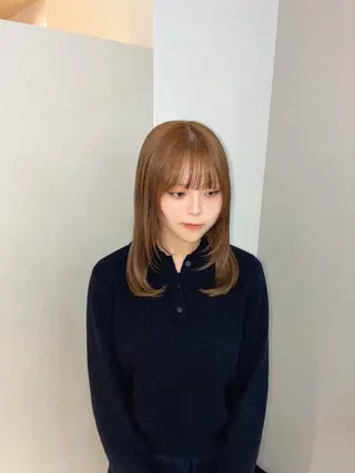 セミロング カラー ハナダ メイのヘアスタイル