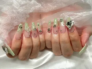 ネイル Roi〈ロワ〉 Akariのネイルデザイン