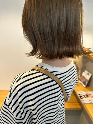 ミディアム カラー yuika .のヘアスタイル