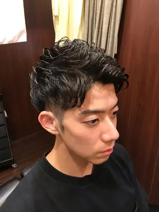 ショート パーマ メンズ プレミアムバーバー赤坂所属・野川 純麗のヘアスタイル