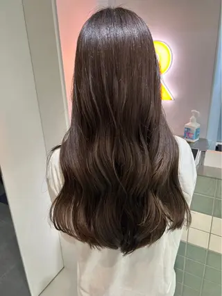 ロング カラー amane໒꒱うる艶 ブリーチ透明感カラーのヘアスタイル