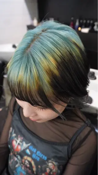 ショート カラー hinata/ ハイトーンカラー🪽のヘアスタイル