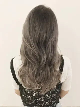 ミディアム due hair 京都駅前店 MILBON オージュア認定サロン【デューヘアー】所属・ハイトーンブリーチ 土坂 由志【京都】のヘアスタイル