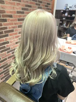 カラー エミュスト心斎橋所属・🎨カラー&髪質改善 松葉優希のヘアスタイル