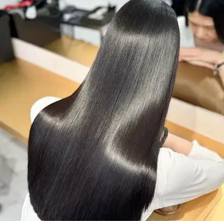 ロング 縮毛矯正　髪質改善 美髪LABOのヘアスタイル