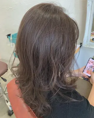セミロング カラー fio マナミのヘアスタイル