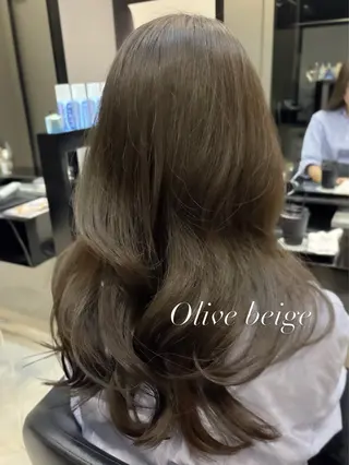 ロング カラー HARUKI MINATO Japan FUKUOKA所属・秋屋 美々梨のヘアスタイル