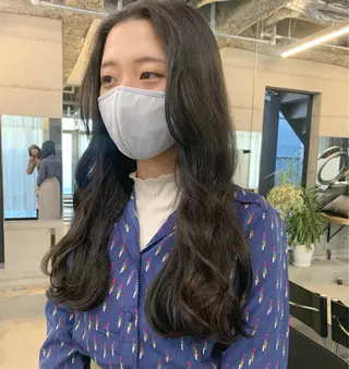 セミロング カラー 透明感/オリーブ/ グレージュ/YUKAのヘアスタイル