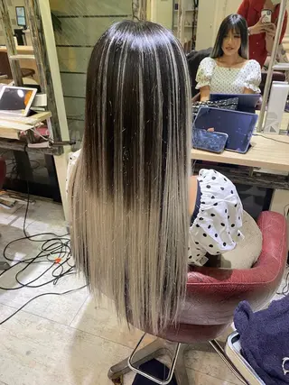 ロング カラー イズ ミのヘアスタイル