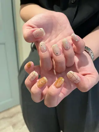 ネイル une／YUKINA 🫧大人nuanceのネイルデザイン