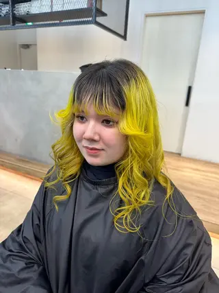 ミディアム カラー ヘアアレンジ ハイトーン特化 pepe🎀のヘアスタイル