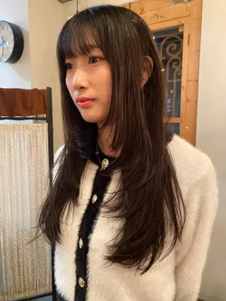 ロング レイヤーカット/ ダブルカラーサクライのヘアスタイル