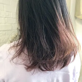 ミディアム カラー 吉川 愛美李のヘアスタイル