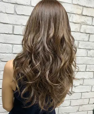 ロング カラー u n aのヘアスタイル