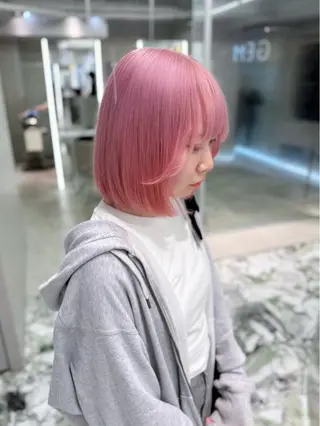 ショート カラー ria RIHO ハイトーン×顔周りのヘアスタイル