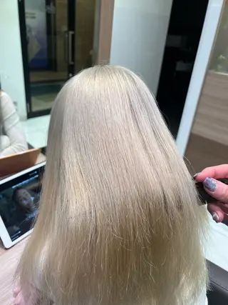 セミロング カラー ブリーチ/デザイン 💎ryuyaのヘアスタイル