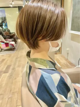 ショート カラー ショート ボブ 梅田 木戸健人のヘアスタイル