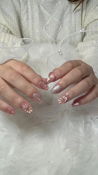 ネイル シュシュ 🎀 girly nailのネイルデザイン