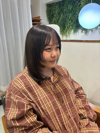 ミディアム i.+OMOTESANDO所属・mei / 艶カラー ミディアム レイヤーのヘアスタイル