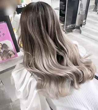 カラー REDEAL所属・草島 友樹のヘアスタイル