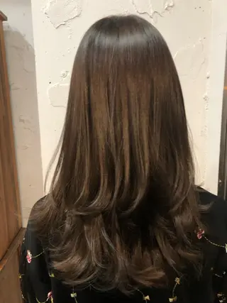 ロング カラー 庭山 理沙のヘアスタイル