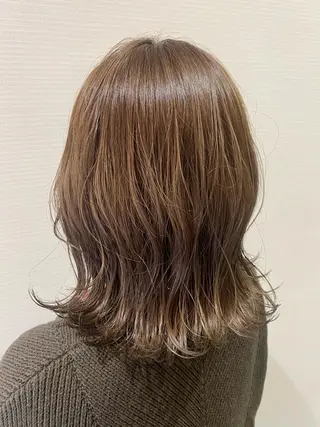 ミディアム mina .のヘアスタイル