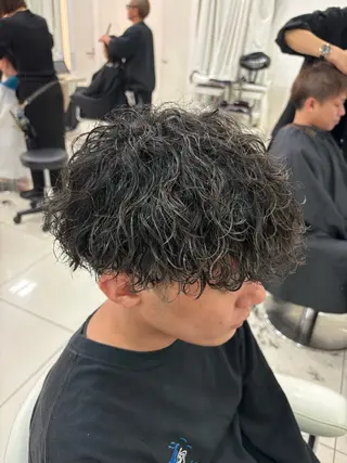 ミディアム パーマ メンズ 髪質改善/艶カラー/ メンズパーマ/鈴木のヘアスタイル