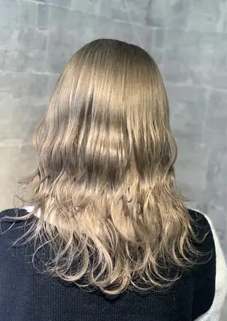 セミロング ank classic hair【アンククラシックヘアー】所属・バレイヤージュ ハイライト　齋藤祐哉のヘアスタイル