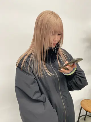 セミロング カラー オカモト ミユウのヘアスタイル