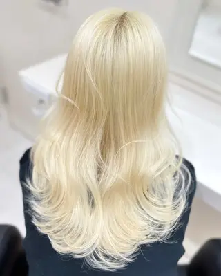 ロング カラー 🖤ハイトーン× レイヤー🖤SARAのヘアスタイル