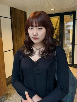 ロング カラー 内沼 恵留菜のヘアスタイル