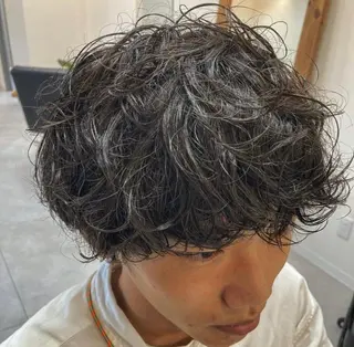 ショート パーマ メンズ 三浦 寛都のヘアスタイル