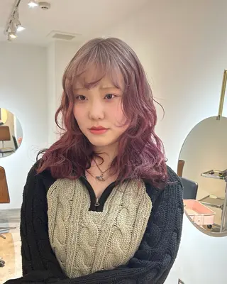 セミロング three所属・yuuna/ 個性派デザインのヘアスタイル