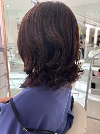 ミディアム 鬼澤 なお子のヘアスタイル