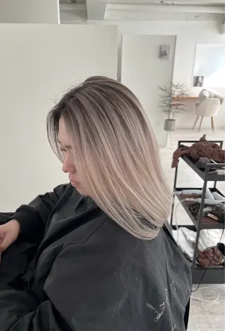 ミディアム カラー ROBIN所属・指名数No.1 /NAOYAのヘアスタイル