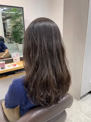 セミロング neaf 六本木店所属・六本木🫧ハイライト 望月彩音のヘアスタイル